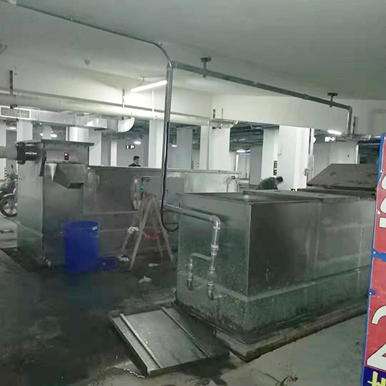 五星級(jí)酒店廚房自動(dòng)油水分離器帶自動(dòng)排渣自動(dòng)刮油功能